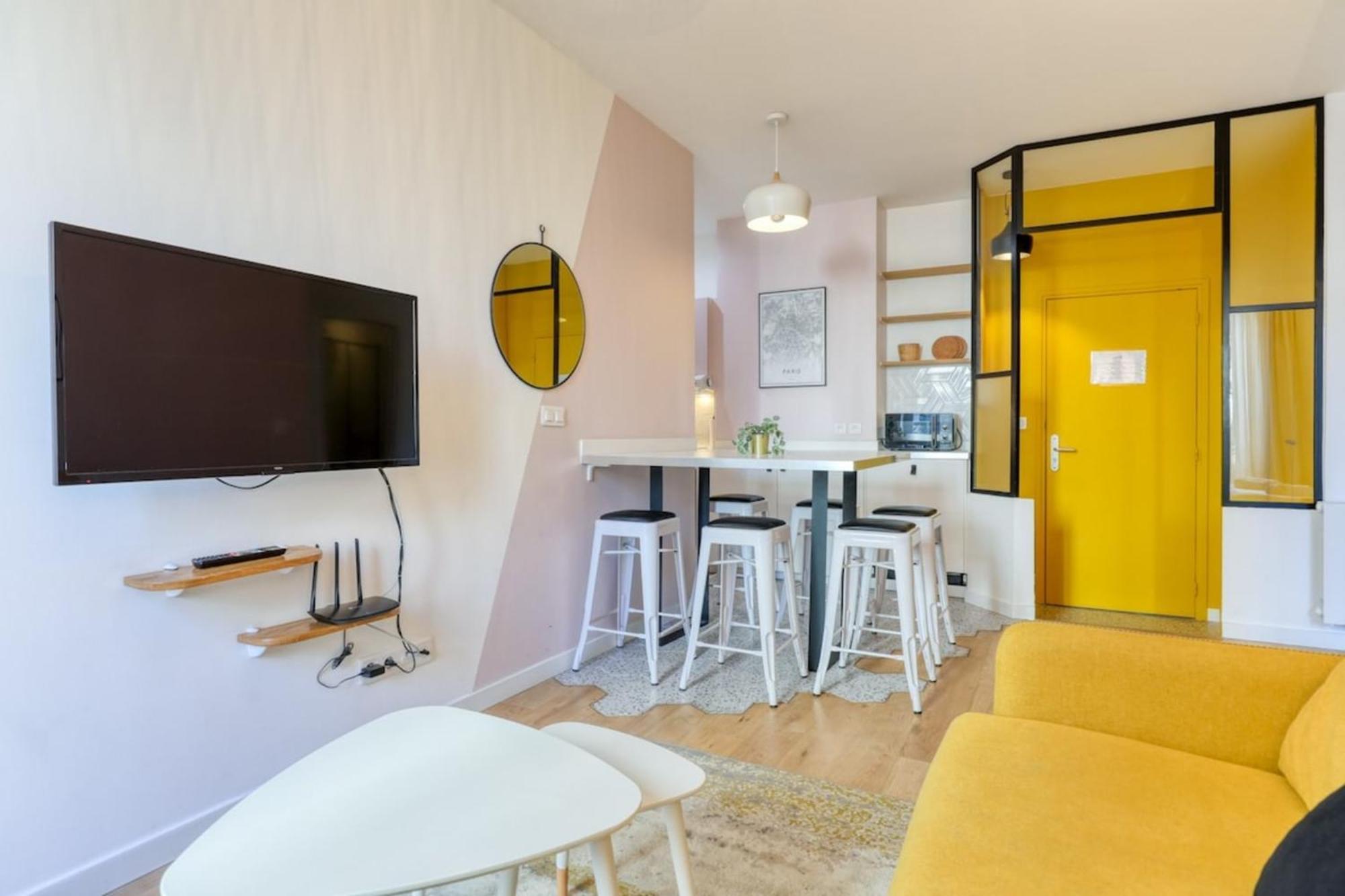 Pink Design 2bdr Flat In The Heart Of Bastille * Paris