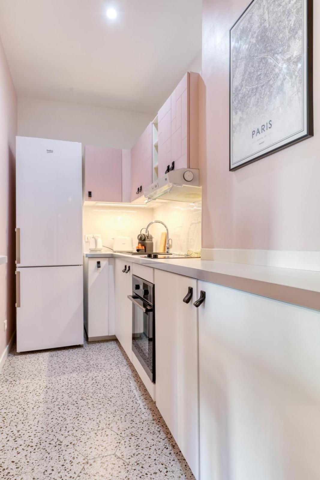Pink Design 2bdr Flat In The Heart Of Bastille