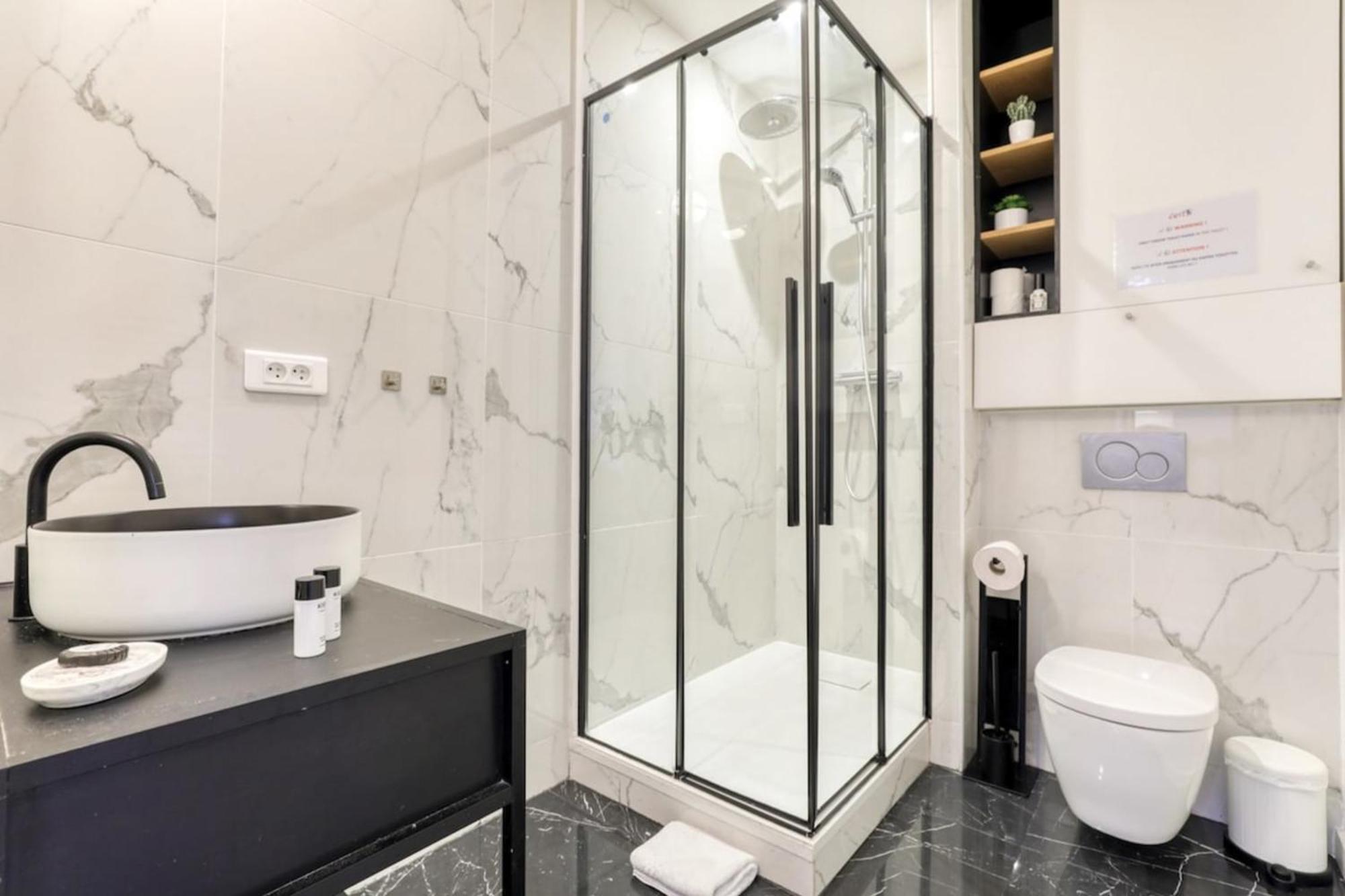 Pink Design 2bdr Flat In The Heart Of Bastille Apartment *