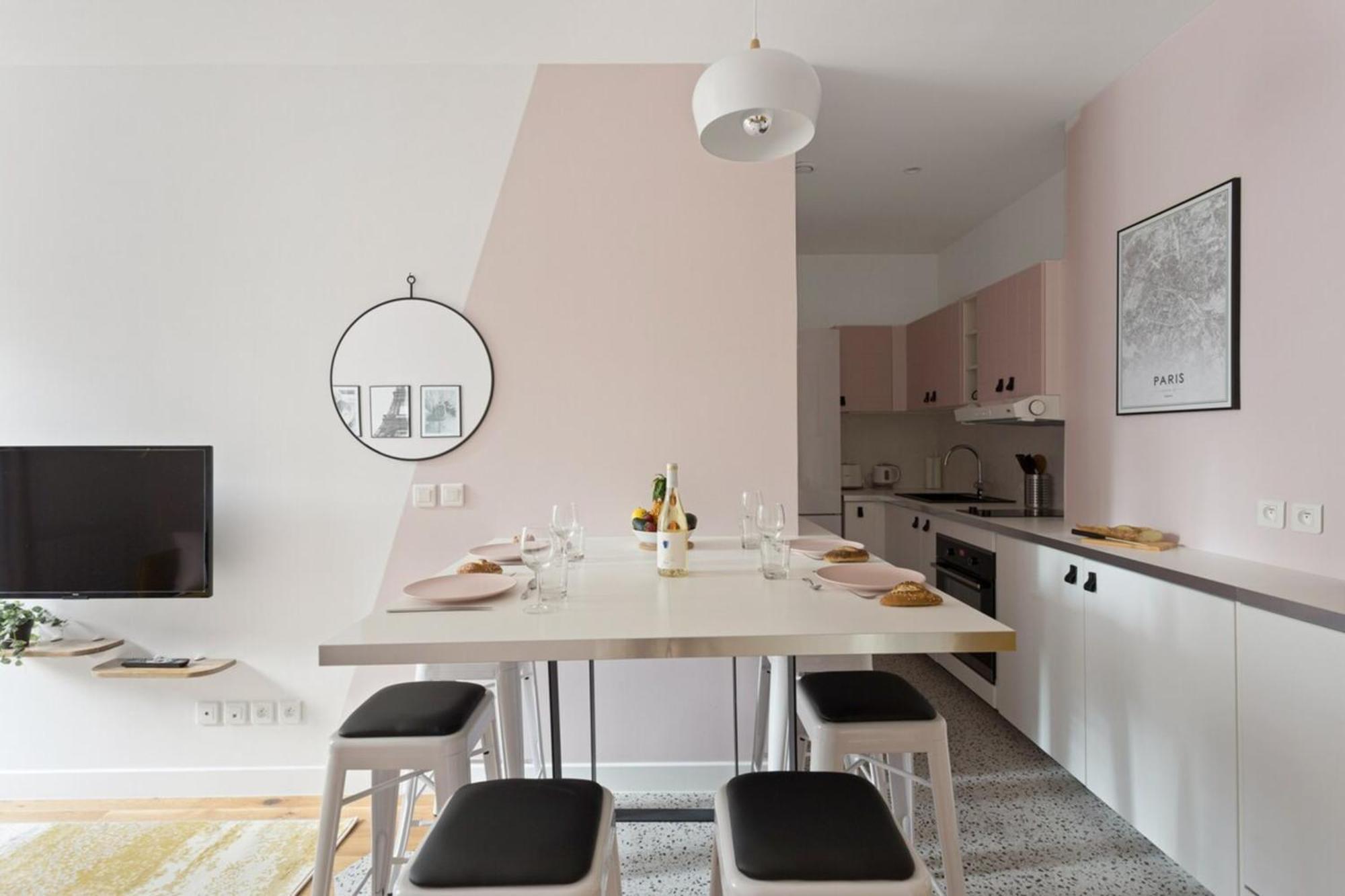 Apartment Pink Design 2bdr Flat In The Heart Of Bastille
